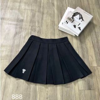 Chân Váy Xếp Ly Thêu Ong Dáng Ngắn Phong Cách Hàn Quốc Chân Váy Xếp Ly Thêu Ong Dáng Ngắn Phong Cách Hàn Quốc