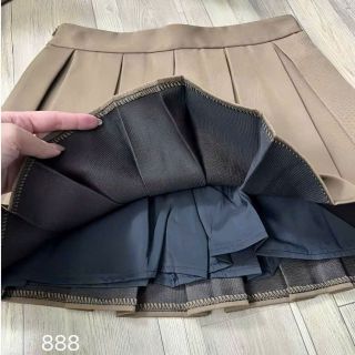 Chân Váy Xếp Ly Thêu Ong Dáng Ngắn Phong Cách Hàn Quốc Chân Váy Xếp Ly Thêu Ong Dáng Ngắn Phong Cách Hàn Quốc
