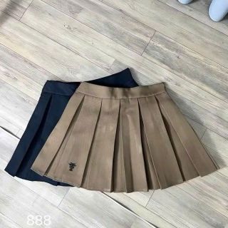 Chân Váy Xếp Ly Thêu Ong Dáng Ngắn Phong Cách Hàn Quốc Chân Váy Xếp Ly Thêu Ong Dáng Ngắn Phong Cách Hàn Quốc