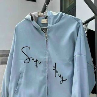 Áo khoác da lộn có nón mới về.có nút chặn nón,2 lớp lót dù,logo in SUNDAY form to bự 70kg