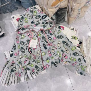 Áo khoác LaBUBU chất len gân freesize dưới 70kg. nón rộng