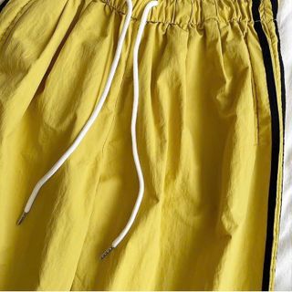 QUẦN ỐNG rộng , Form dưới 65kg Chất vải : dù nhăn QUẦN ỐNG rộng , Form dưới 65kg Chất vải : dù nhăn