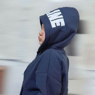 Áo khoác nón rộng thêu GETINE chất nỉ XK dày dặn form Boxy freesize dưới 65kg Áo khoác nón rộng thêu GETINE chất nỉ XK dày dặn form Boxy freesize dưới 65kg