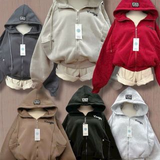 Áo khoác form boxy thêu Coolgirl chất nỉ xk dày mịn cổ cao freesize 65kg Áo khoác form boxy thêu Coolgirl chất nỉ xk dày mịn cổ cao freesize 65kg