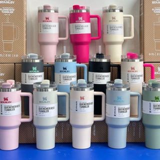 Stanley 30oz/40oz phiêu lưu quencher H2.0 Cốc có tay cầm chân không thép không gỉ cách nhiệt cốc hình xe hơi Cốc mang theo khi đi lại đá nhiệt Stanley 30oz/40oz phiêu lưu quencher H2.0 Cốc có tay cầm chân không thép không gỉ cách nhiệt cốc hình xe hơi Cốc mang theo khi đi lại đá nhiệt