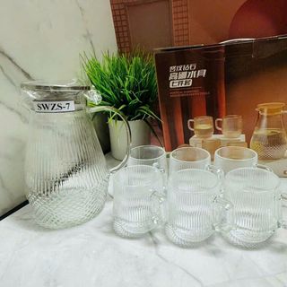 Bộ bình cốc _ bình đựng nước và 6 cốc thủy tinh quai vàng cao cấp Bộ bình cốc _ bình đựng nước và 6 cốc thủy tinh quai vàng cao cấp