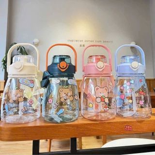 Bình Nước Cute BN04 Dung Tích 1300ml Có Dây Đeo, Bình Đựng Nước Dễ Thương Kèm Dán Sticker Cực Xinh, Bình Nước Đi Học Cho Bé Có Ống Hút Tiện Lợi - Zason