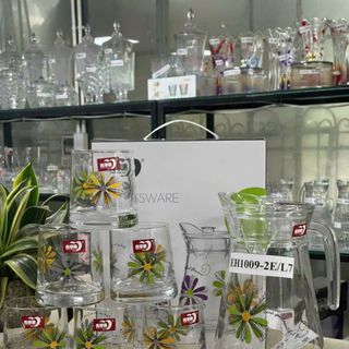 Bộ bình thuỷ tinh kèm 4 cốc Deli