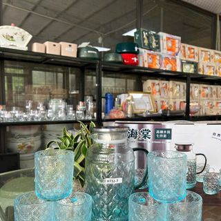 Bộ bình nước thủy tinh pha màu xanh ngọc nắp inox sang trọng Bộ bình nước thủy tinh pha màu xanh ngọc nắp inox sang trọng