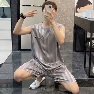 Đồ bộ thể thao, đồ bộ ngủ băng lạnh mùa hè mát thấm hút mồ hôi tốt phiên bản rộng rãi Đồ bộ thể thao, đồ bộ ngủ băng lạnh mùa hè mát thấm hút mồ hôi tốt phiên bản rộng rãi