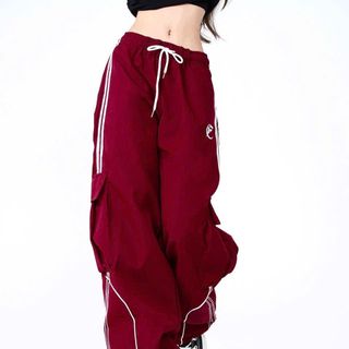 Quần Jogger Nam Nữ, Quần Ống Rộng Unisex Vải Dù Logo Thêu Có Dây Rút Lai,Chạy Chỉ decan 2 Bên Sườn Quần Jogger Nam Nữ, Quần Ống Rộng Unisex Vải Dù Logo Thêu Có Dây Rút Lai,Chạy Chỉ decan 2 Bên Sườn