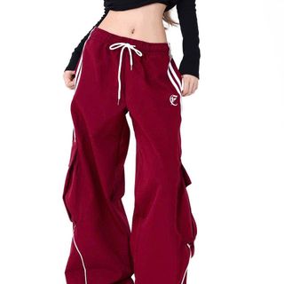 Quần Jogger Nam Nữ, Quần Ống Rộng Unisex Vải Dù Logo Thêu Có Dây Rút Lai,Chạy Chỉ decan 2 Bên Sườn Quần Jogger Nam Nữ, Quần Ống Rộng Unisex Vải Dù Logo Thêu Có Dây Rút Lai,Chạy Chỉ decan 2 Bên Sườn