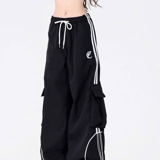 Quần Jogger Nam Nữ, Quần Ống Rộng Unisex Vải Dù Logo Thêu Có Dây Rút Lai,Chạy Chỉ decan 2 Bên Sườn Quần Jogger Nam Nữ, Quần Ống Rộng Unisex Vải Dù Logo Thêu Có Dây Rút Lai,Chạy Chỉ decan 2 Bên Sườn