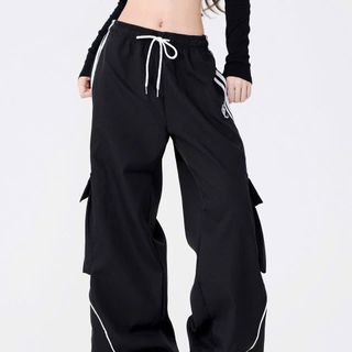 Quần Jogger Nam Nữ, Quần Ống Rộng Unisex Vải Dù Logo Thêu Có Dây Rút Lai,Chạy Chỉ decan 2 Bên Sườn Quần Jogger Nam Nữ, Quần Ống Rộng Unisex Vải Dù Logo Thêu Có Dây Rút Lai,Chạy Chỉ decan 2 Bên Sườn
