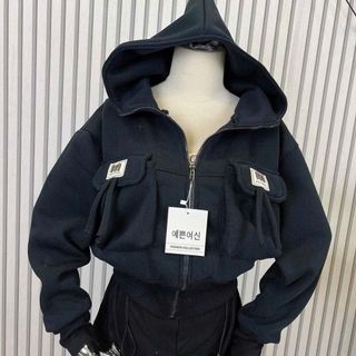 Áo khoác dáng lửng croptop có nón chất nỉ dệt XK dày túi nắp logo M Áo khoác dáng lửng croptop có nón chất nỉ dệt XK dày túi nắp logo M