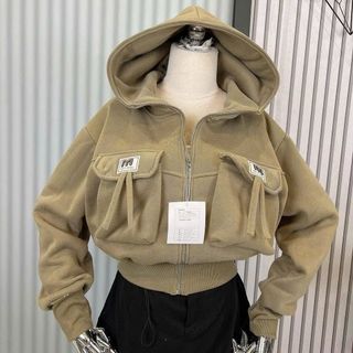 Áo khoác dáng lửng croptop có nón chất nỉ dệt XK dày túi nắp logo M Áo khoác dáng lửng croptop có nón chất nỉ dệt XK dày túi nắp logo M