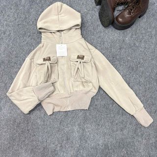 Áo khoác dáng lửng croptop có nón chất nỉ dệt XK dày túi nắp logo M Áo khoác dáng lửng croptop có nón chất nỉ dệt XK dày túi nắp logo M