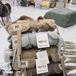 Áo khoác dáng lửng croptop có nón chất nỉ dệt XK dày túi nắp logo M Áo khoác dáng lửng croptop có nón chất nỉ dệt XK dày túi nắp logo M