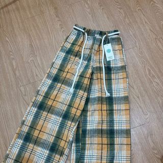 Quần ống rộng kẻ sọc chất nỉ dạ caro dày dặn phối dây luồng lai kèm dây thừng chun.