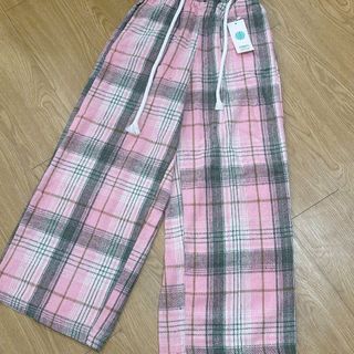 Quần ống rộng kẻ sọc chất nỉ dạ caro dày dặn phối dây luồng lai kèm dây thừng chun.