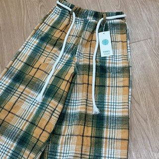 Quần ống rộng kẻ sọc chất nỉ dạ caro dày dặn phối dây luồng lai kèm dây thừng chun.