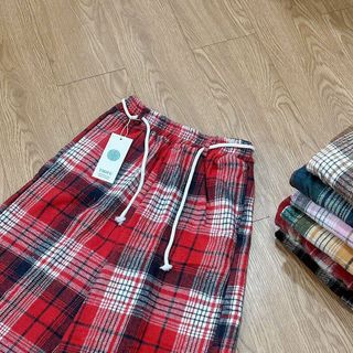 Quần ống rộng kẻ sọc chất nỉ dạ caro dày dặn phối dây luồng lai kèm dây thừng chun.