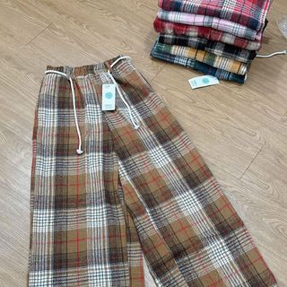 Quần ống rộng kẻ sọc chất nỉ dạ caro dày dặn phối dây luồng lai kèm dây thừng chun.