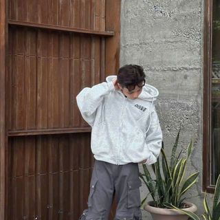 Áo Khoác Form Boxy In Nổi Serial Chiller Cổ Cao Chất Nỉ Bông - Freesize Dưới 70kg Áo Khoác Form Boxy In Nổi Serial Chiller Cổ Cao Chất Nỉ Bông - Freesize Dưới 70kg