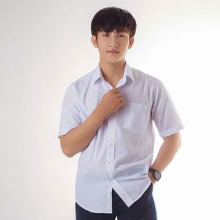 Áo Sơ Mi Học Sinh Tay Lỡ Một Túi Form Rộng Nam Nữ - Chất Kate Mềm, 2 Size L & XL Áo Sơ Mi Học Sinh Tay Lỡ Một Túi Form Rộng Nam Nữ - Chất Kate Mềm, 2 Size L & XL