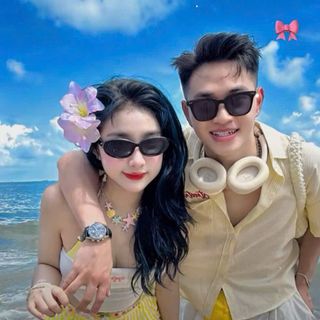 Set Đi Biển 3 Món Áo Quây + Bra Phối Quần Đùi Bí Xếp Li Set Đi Biển 3 Món Áo Quây + Bra Phối Quần Đùi Bí Xếp Li