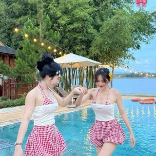 Set Đi Biển 3 Món Áo Quây + Bra Phối Quần Đùi Bí Xếp Li Set Đi Biển 3 Món Áo Quây + Bra Phối Quần Đùi Bí Xếp Li