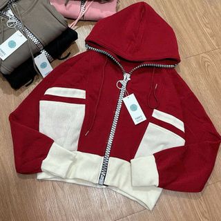 Áo Khoác Phối Màu Cổ Cao Dây Kéo Kim Loại To, Tay Xỏ Ngón, Chất Nỉ Bông Dày Mịn Form Boxy - Freesize Dưới 65kg