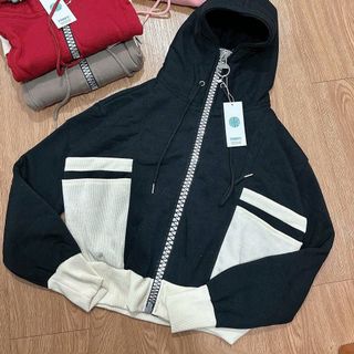 Áo Khoác Phối Màu Cổ Cao Dây Kéo Kim Loại To, Tay Xỏ Ngón, Chất Nỉ Bông Dày Mịn Form Boxy - Freesize Dưới 65kg