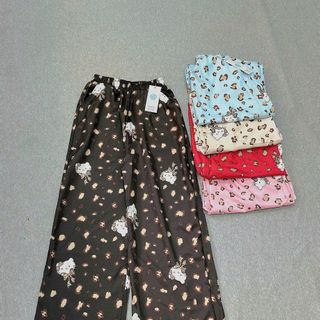 Quần Dài Ống Rộng Họa Tiết Mèo Hello Kitty Phối Da Báo Dễ Thương, Chất Vải Lụa Mềm Mịn Thoáng Thoải Mái Freesize