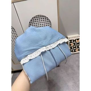 Áo khoác nữ viền ren mũ