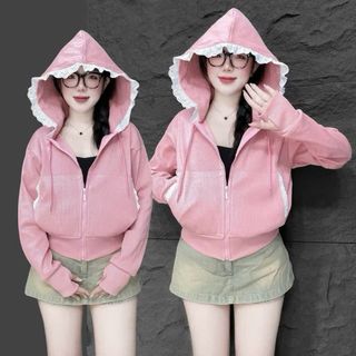 Áo khoác nữ viền ren mũ