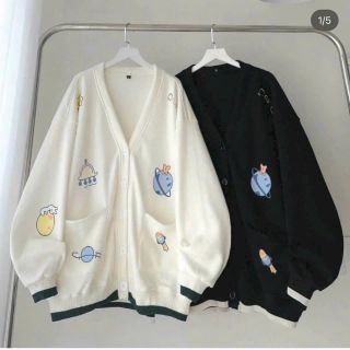 Áo khoác nữ cadigan in họa tiết hành tinh đẹp